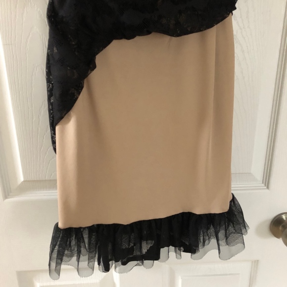 Black/Nude Lace Dress - Picture 5 of 6